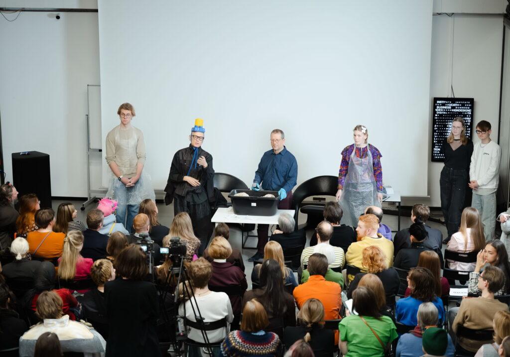 Институт бизнеса и дизайна