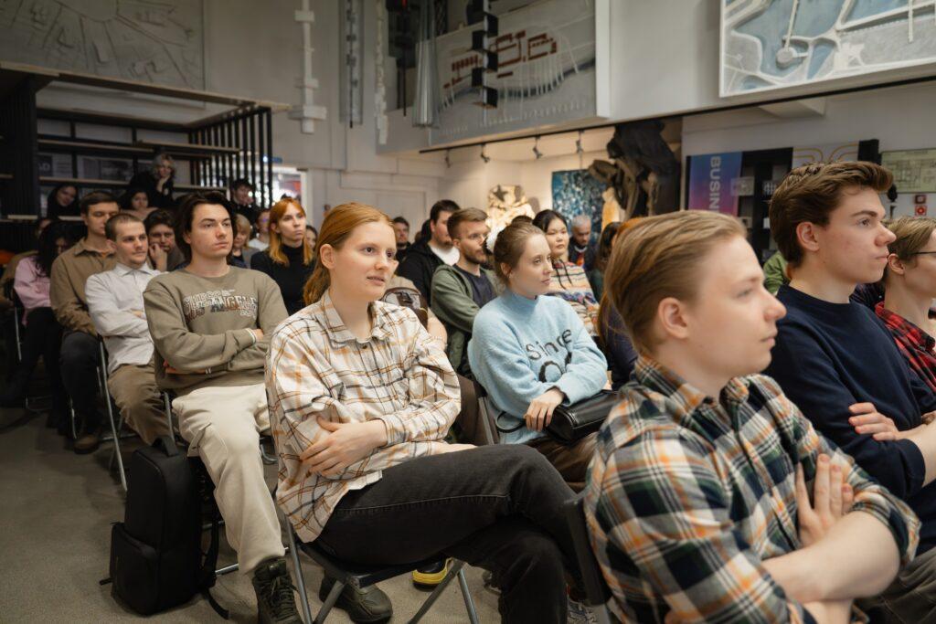 Институт бизнеса и дизайна